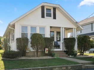 25 Hollywood Ave, Warwick, RI 02888