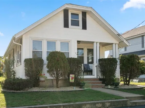 25 Hollywood Ave, Warwick, RI 02888