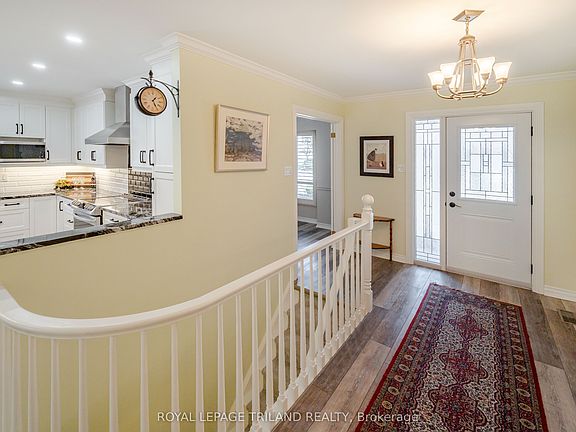 5th image of 70 Glenroy Rd #1
