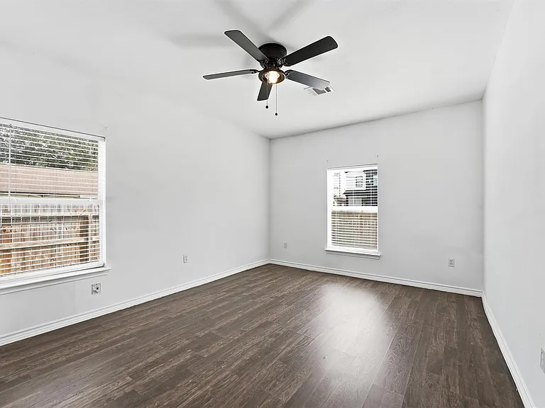 4217 Sterling St — Photo 6