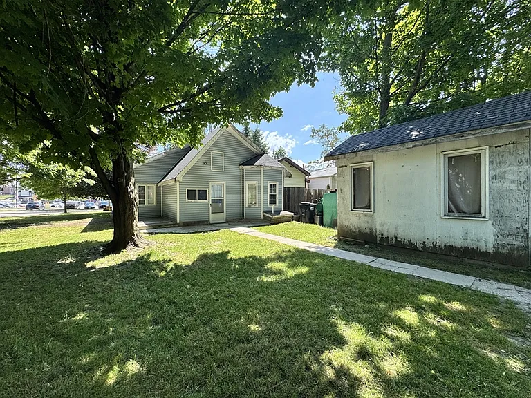 22 McDonald St — Photo 16