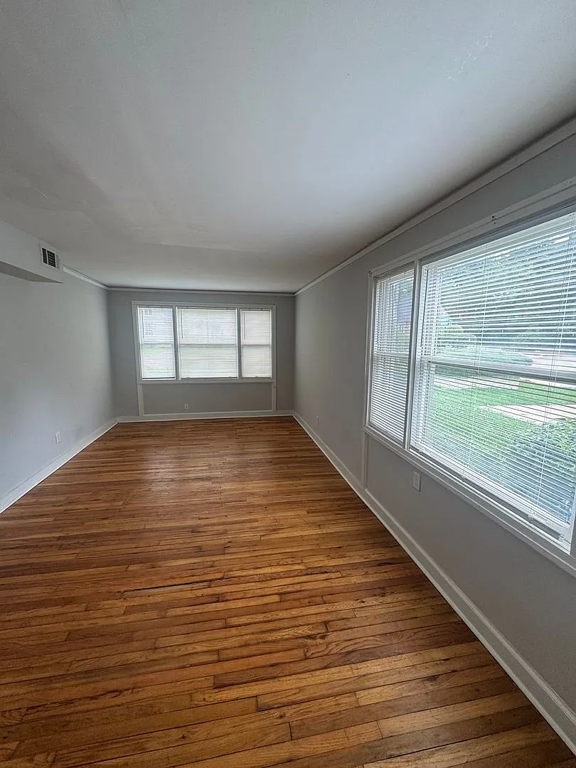 3206 Wellington/620 Hubbard-P&Kin-8unit-Mp8-320 — Photo 4
