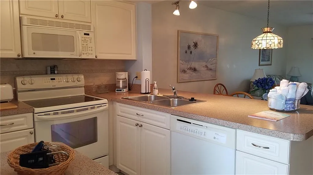 2 bed, 2.0 bath, 886 sqft, $1,850 — Photo 3