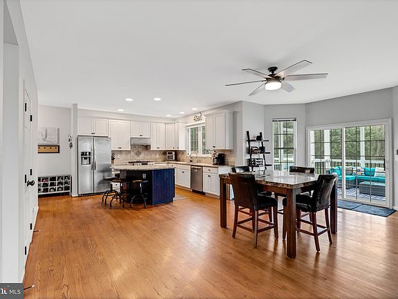 4th image of 204 Warwick Ct