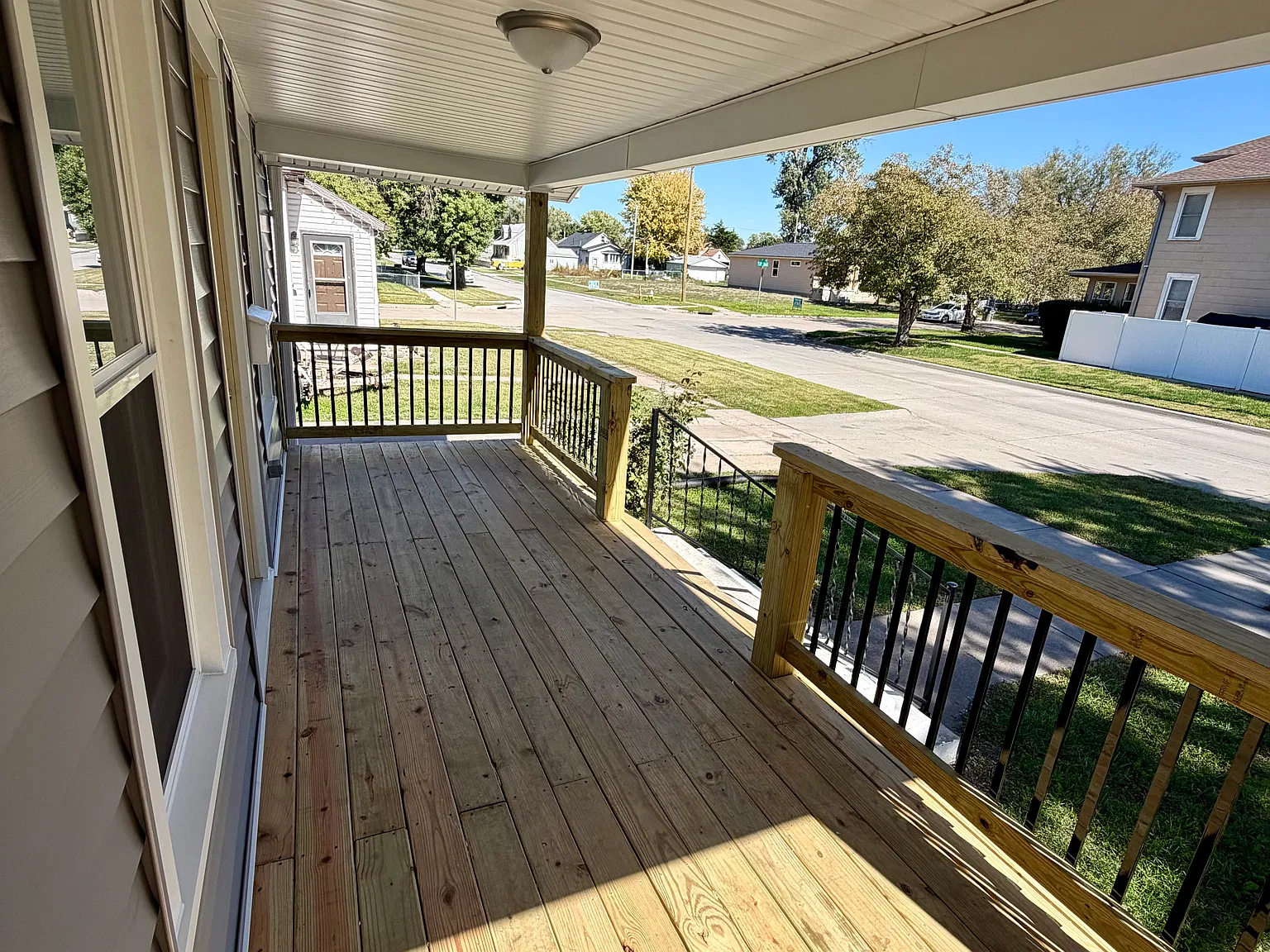 3 bed, 1005 sqft, $1,595 — Photo 3