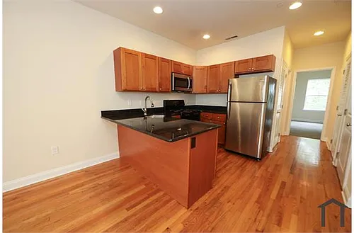 1705 Arlington St Photo 1