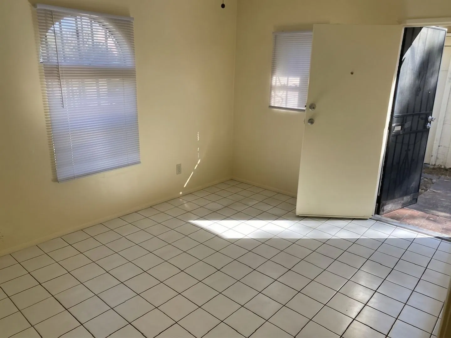 Studio, 1.0 bath, $1,512 — Photo 2