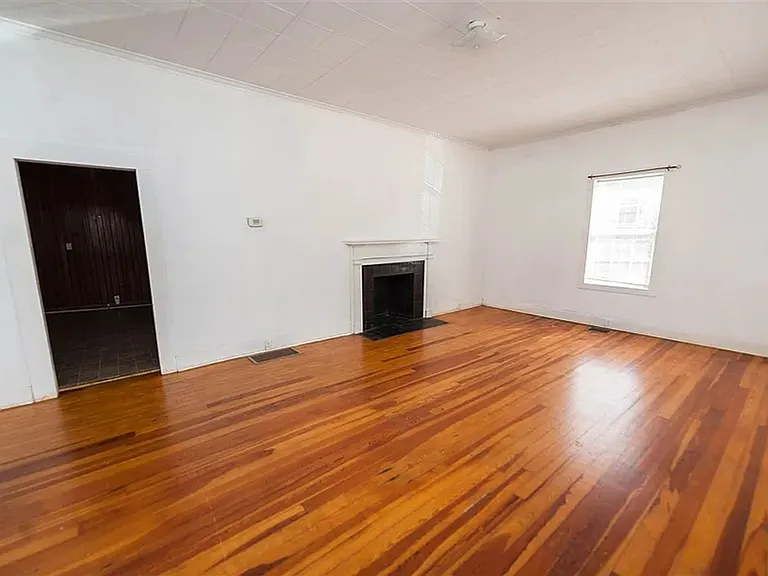 801 N Liberty St — Photo 9