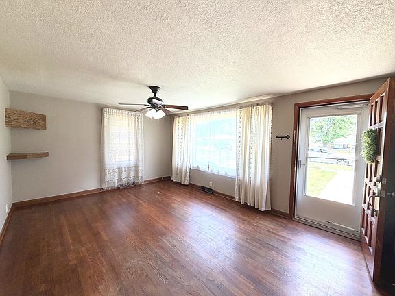 4th image of 271 N Douglas Ave