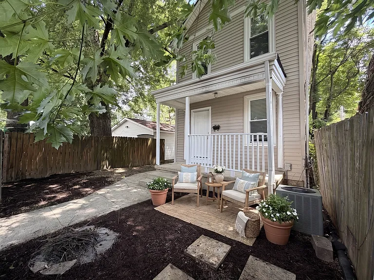 1068 Michigan Ave — Photo 1