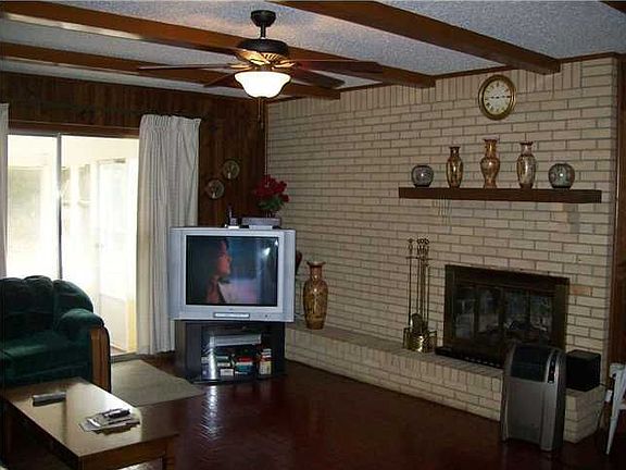 3rd image of 5831 Hillcrest Dr