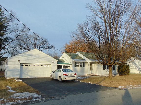2nd image of 27 Putnam Ave