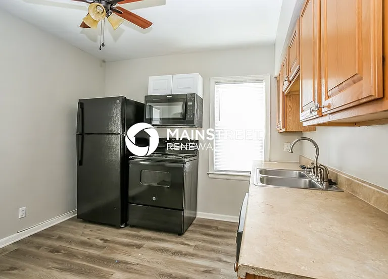 731 S Highland Ave — Photo 5