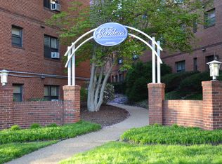 6908 Strathmore St APT 115, Chevy Chase, MD 20815