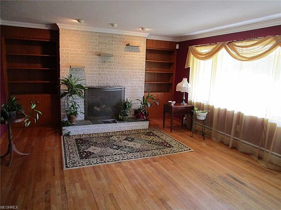 3rd image of 2869 Linda Ln