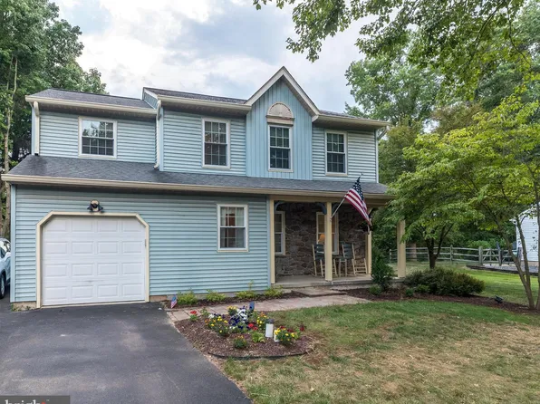 210 Wyckford Dr, Perkasie, PA 18944