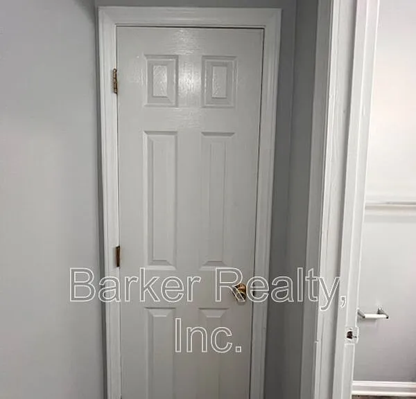606B E Martin St — Photo 20