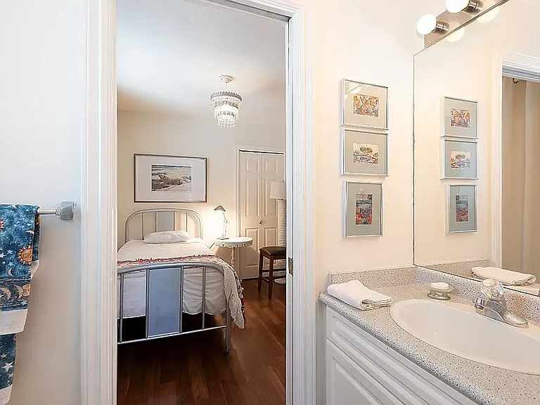 402 W 24th St #76543 — Photo 10