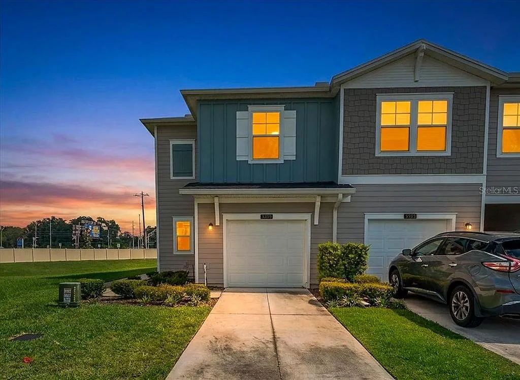 3 bed, 2.5 bath, 1828 sqft, $1,850 — Photo 1