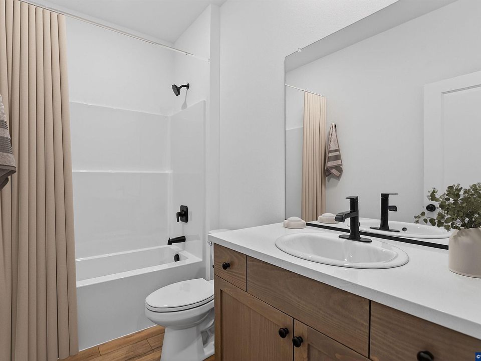 1st image of 3227 Quail Ave