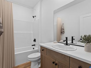 3227 Quail Ave, Woodburn, OR 97071