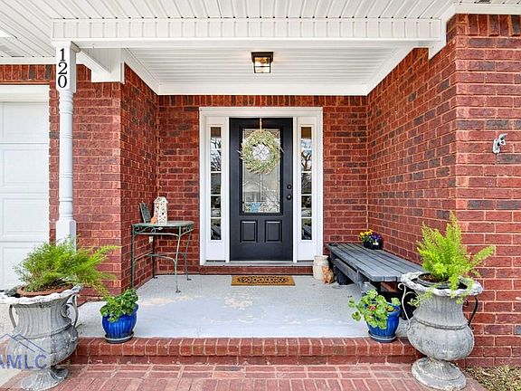 3rd image of 120 Four Oaks Ct