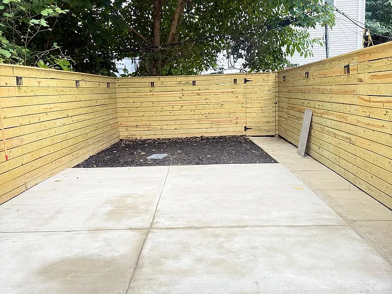 1613 N Bailey St — Photo 27