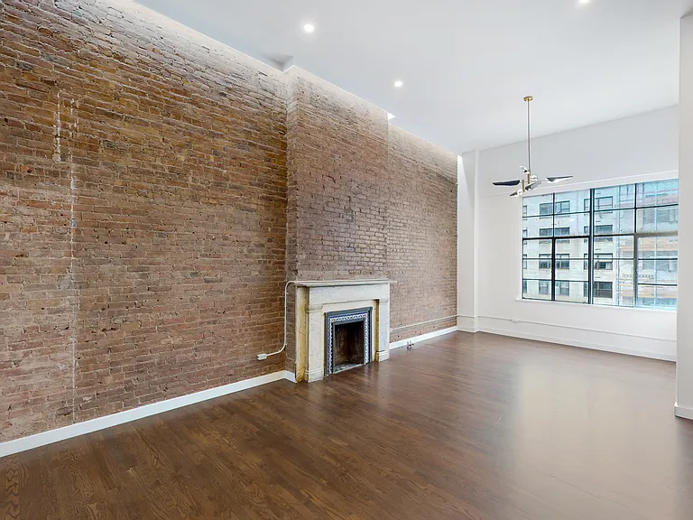 30 E 14th St #5B — Photo 4