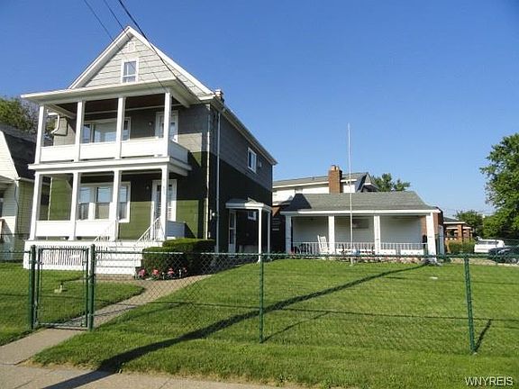 3rd image of 409 Hyde Park Blvd