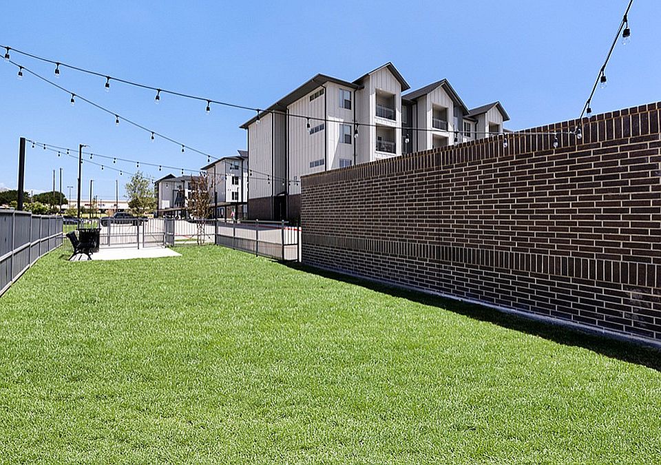 The Luxe at Lewisville - Bark Park