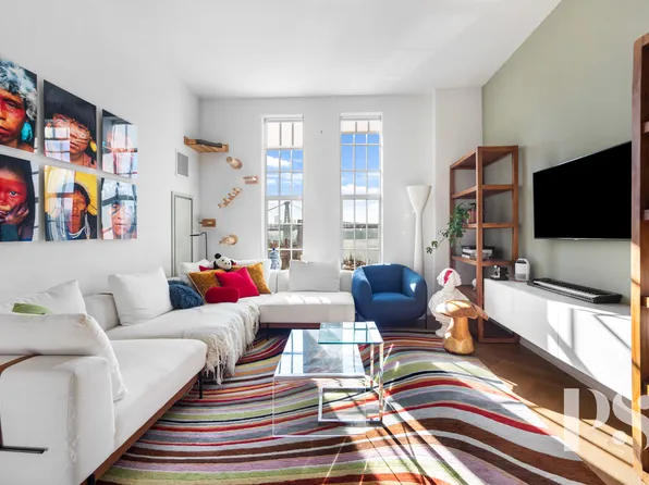 184 Kent Avenue image 1 of 20