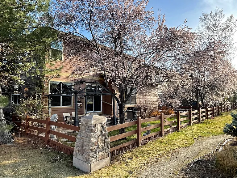 2201 Creekside Dr — Photo 44