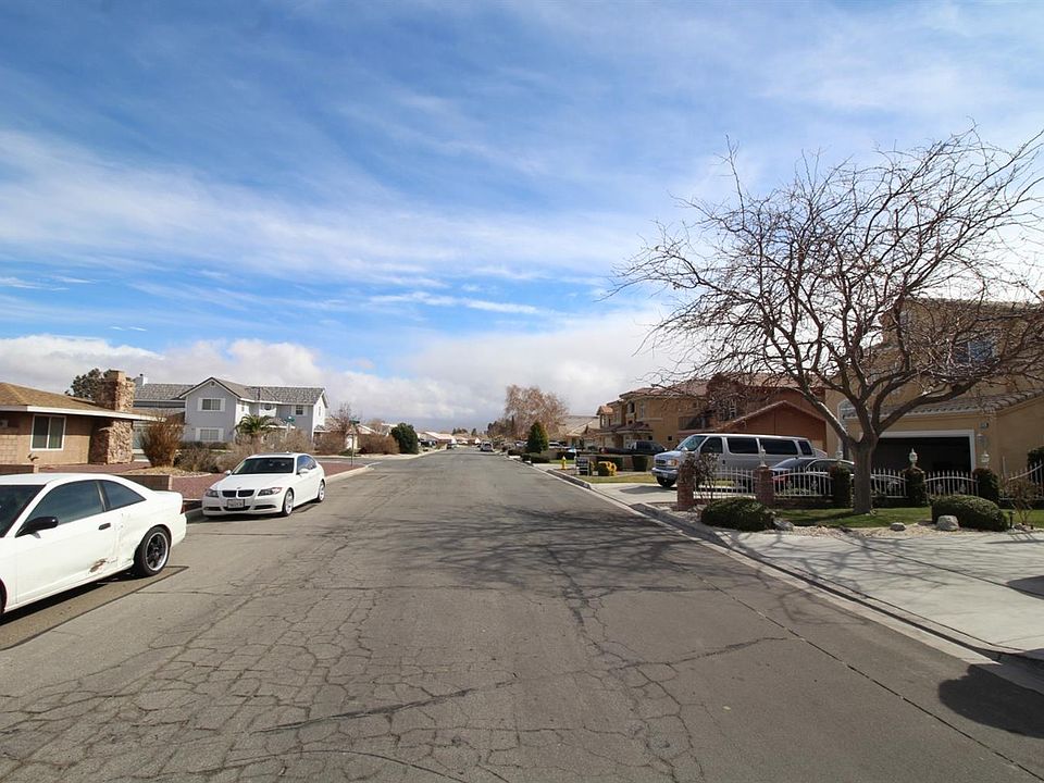 2nd image of 18220 Lakeview Dr