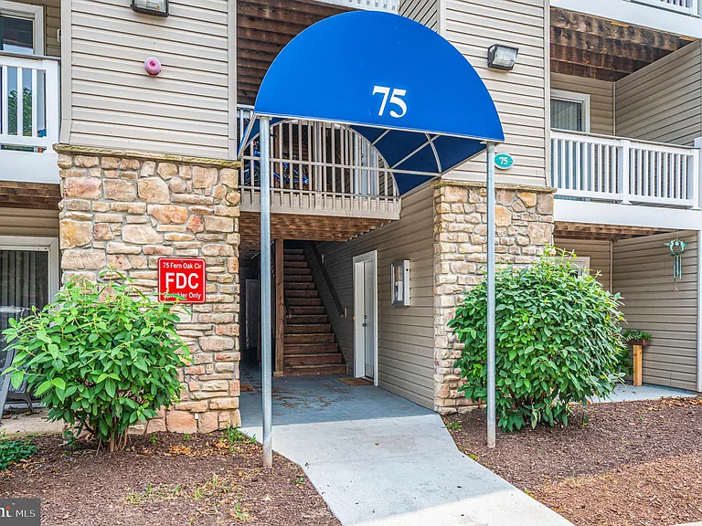 75 Fern Oak Cir #303 — Photo 31