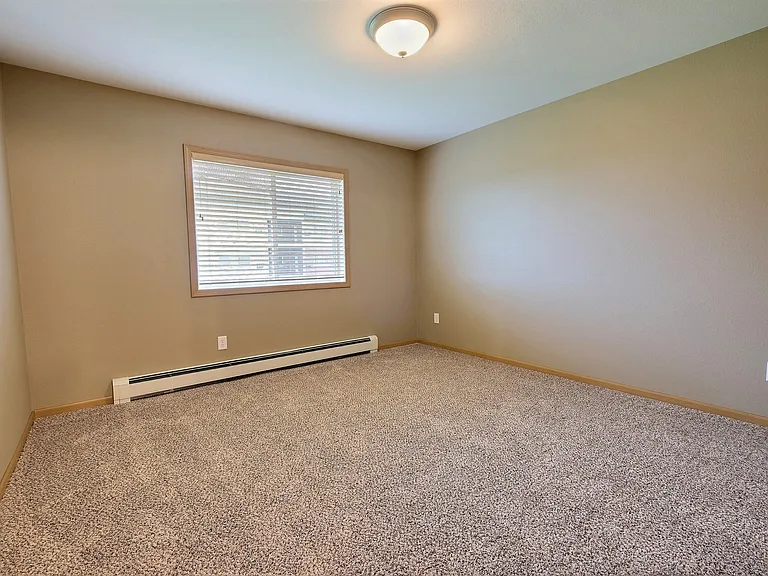 Fargo, ND Urban Plains Apartments | Bedroom