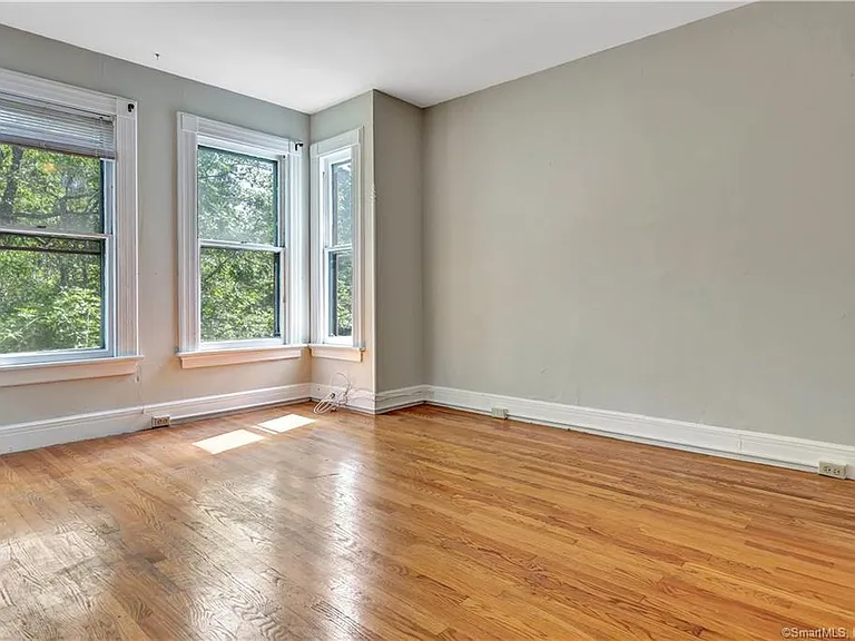 28 Edwards St #2 — Photo 7