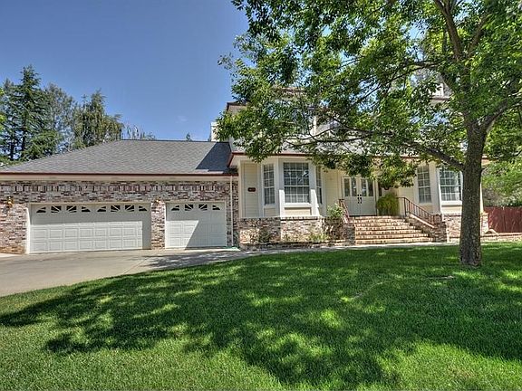 3rd image of 1815 Arroyo Dr