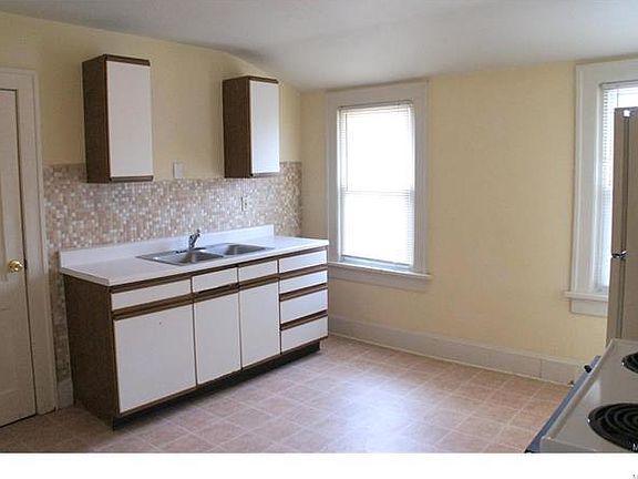 2nd image of 117 S 11th St #B