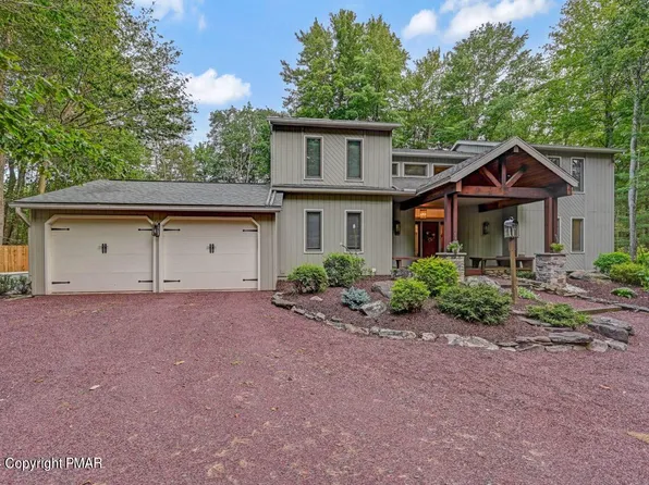135 Golfers Way, Pocono Pines, PA 18350