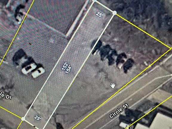 4th image of Circle Dr