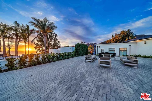 350 Bellino Dr Photo 1