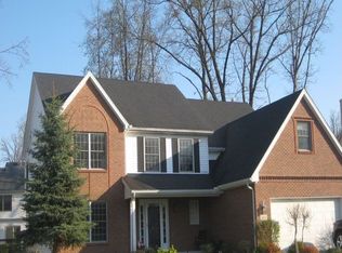 2432 Logwood Ct, Sylvania, OH 43560