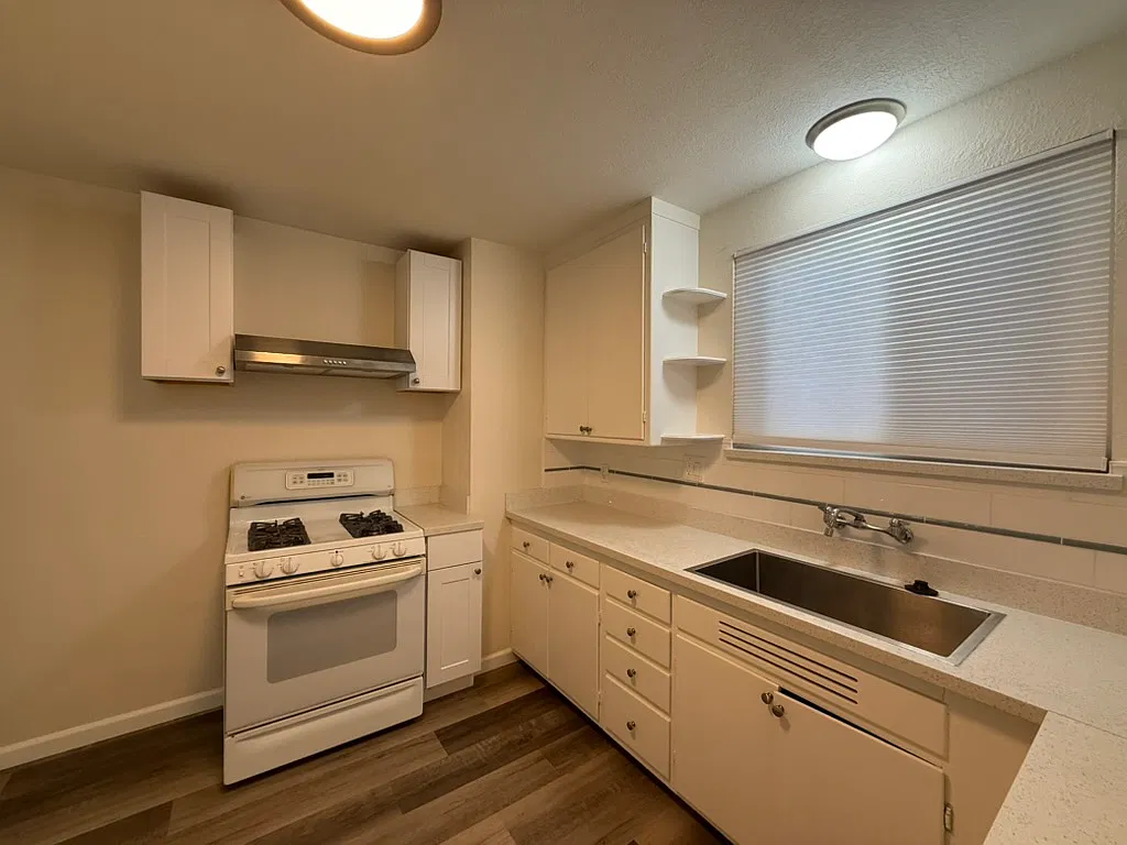 2 bed, 1100 sqft, $2,495 — Photo 4