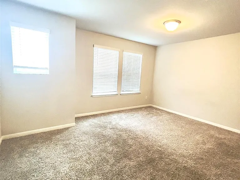 1725 Fountain Bridge Dr — Photo 18