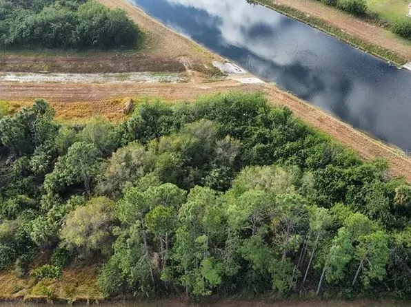 2805 17th St W #1, Lehigh Acres, FL 33971