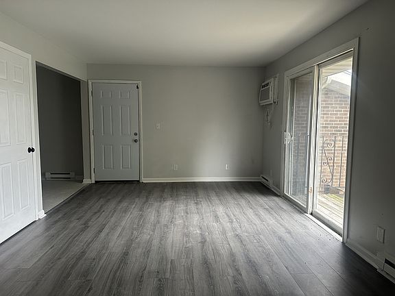 3rd image of 4725 Wolverton Ln #7