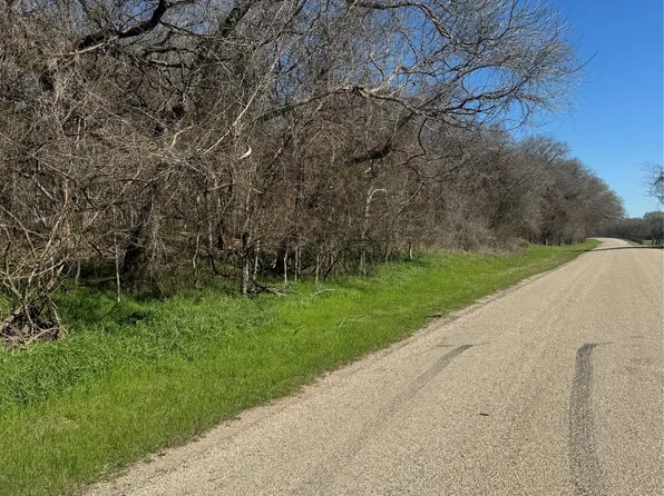 961 E Riverside Dr, Bastrop, TX 78602