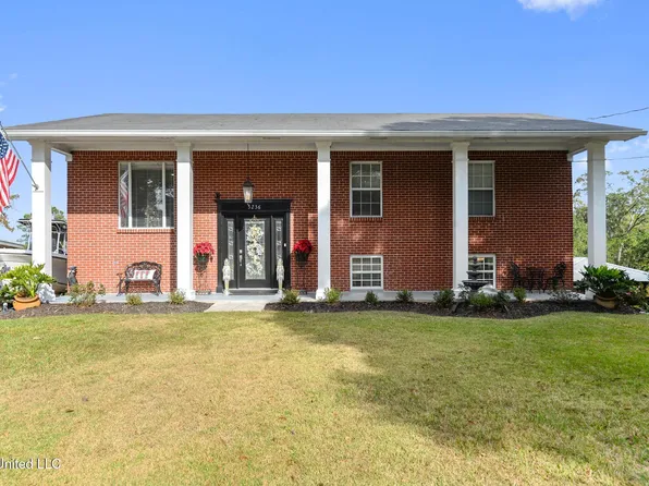 5236 N Shore Cir, Moss Point, MS 39563