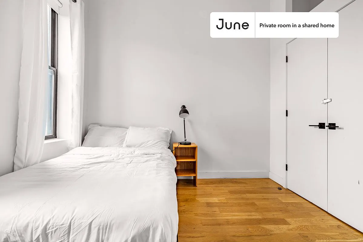 Full bedroom in 5 bed/3 bath home in Ridgewood #1408 A — Photo 3