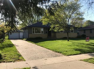 3919 73rd St, Urbandale, IA 50322
